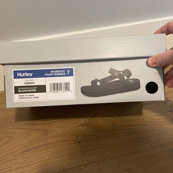 BNWT Hurley Fabric Strap All Black Sandal Size 7 Women’s - Picture 3 of 4